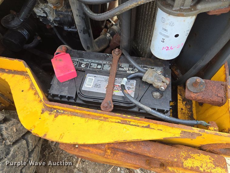 image for item EJ7172 2017 John Deere 324E skid steer loader