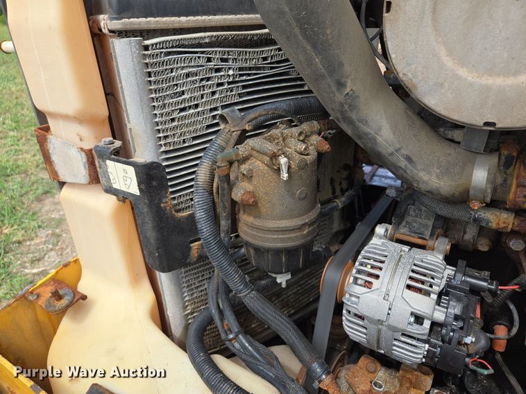 image for item EJ7172 2017 John Deere 324E skid steer loader