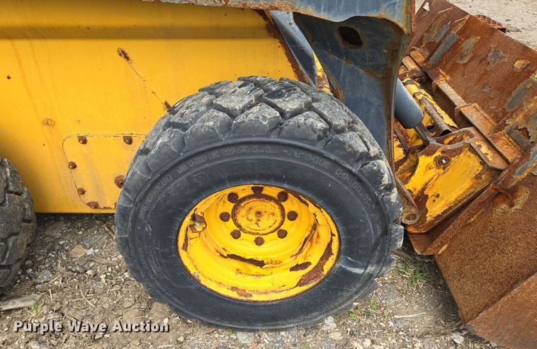 image for item EJ7172 2017 John Deere 324E skid steer loader