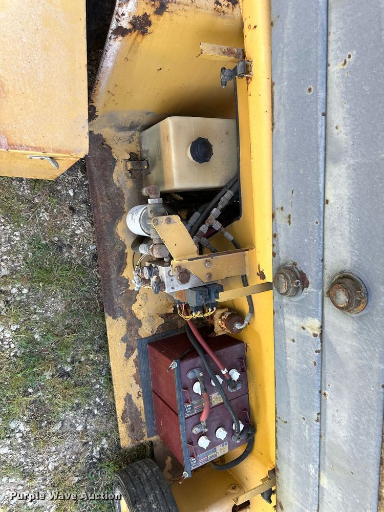 image for item EJ7210 1993 Grove SM3146E scissor lift