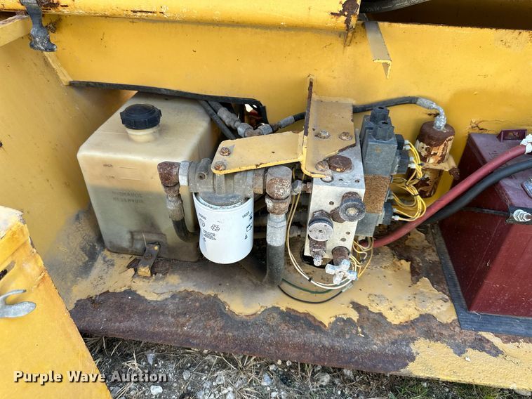 image for item EJ7210 1993 Grove SM3146E scissor lift