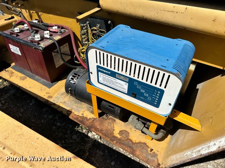 image for item EJ7210 1993 Grove SM3146E scissor lift