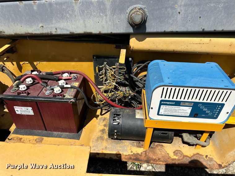 image for item EJ7210 1993 Grove SM3146E scissor lift