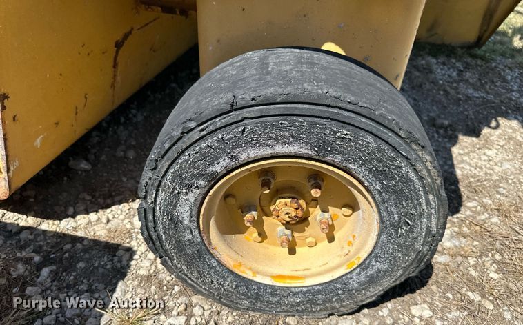 image for item EJ7210 1993 Grove SM3146E scissor lift