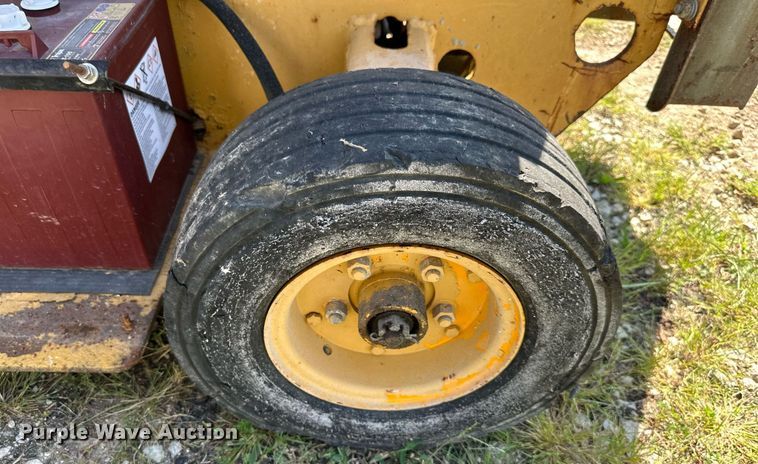 image for item EJ7210 1993 Grove SM3146E scissor lift