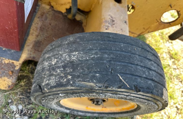 image for item EJ7210 1993 Grove SM3146E scissor lift