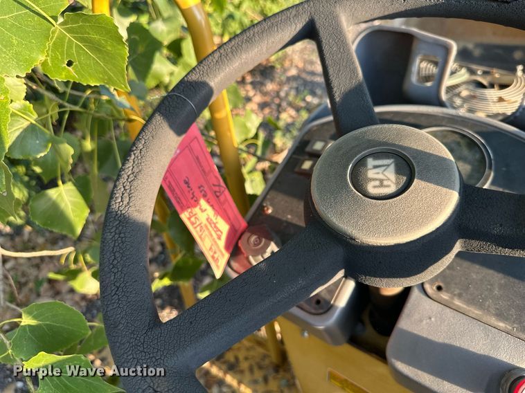 image for item EJ7212 2004 Caterpillar CB-224E double drum vibratory roller