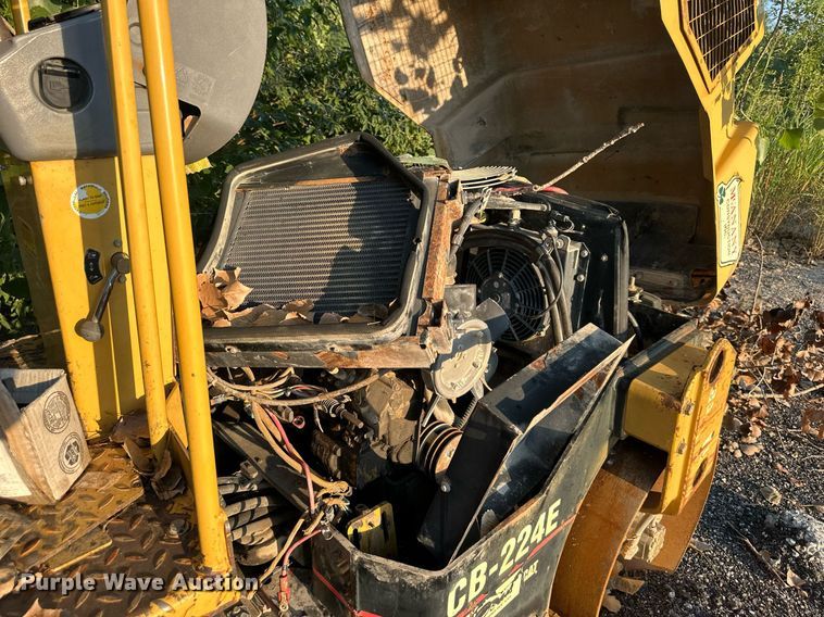 image for item EJ7212 2004 Caterpillar CB-224E double drum vibratory roller