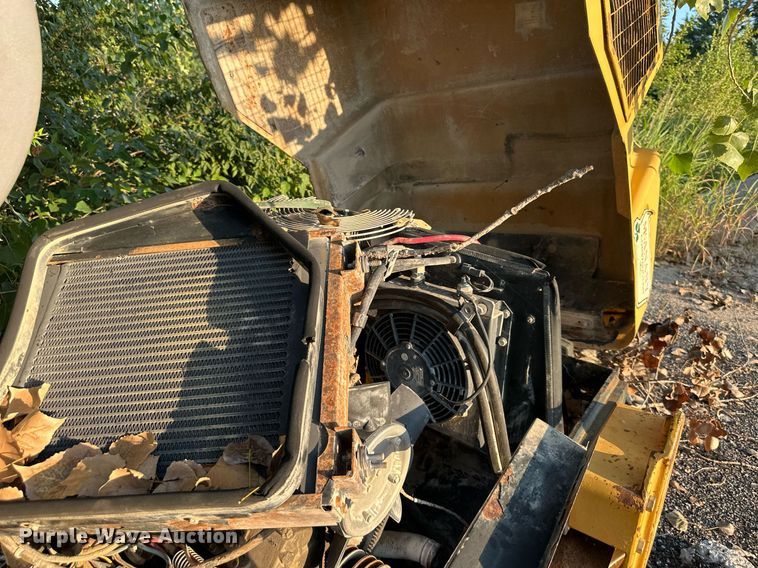 image for item EJ7212 2004 Caterpillar CB-224E double drum vibratory roller