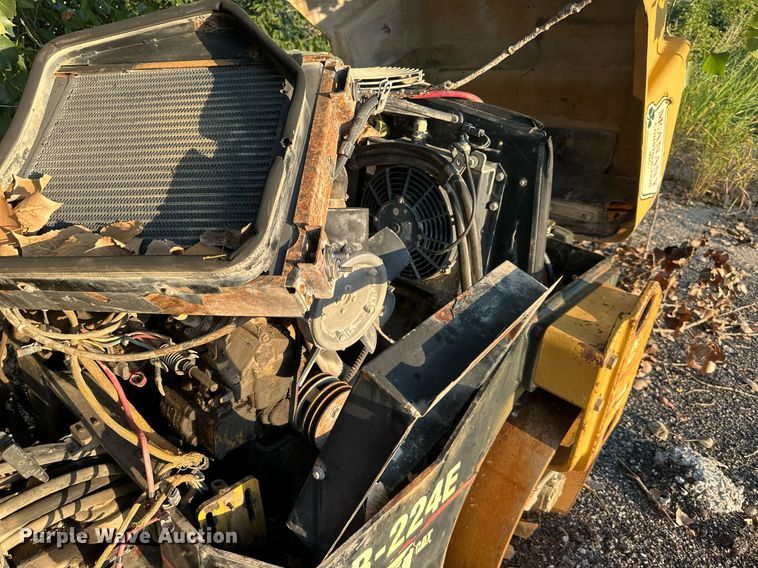 image for item EJ7212 2004 Caterpillar CB-224E double drum vibratory roller