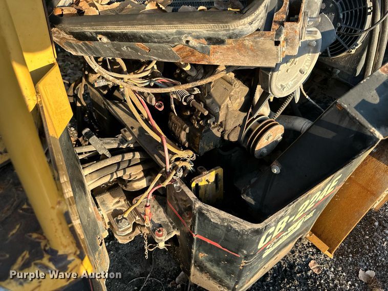 image for item EJ7212 2004 Caterpillar CB-224E double drum vibratory roller