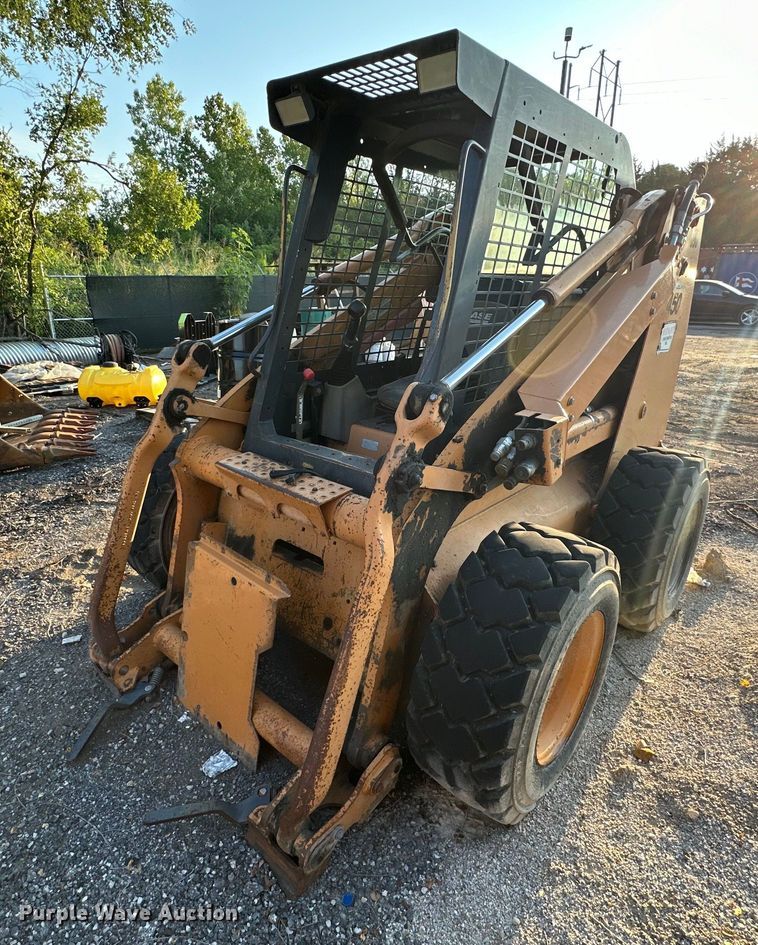 image for item EJ7213 2006 Case 450 skid steer loader