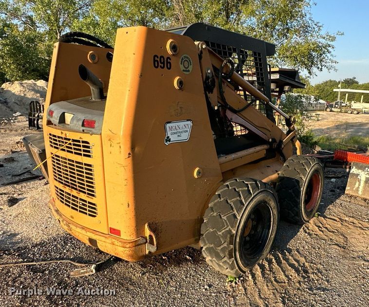 image for item EJ7213 2006 Case 450 skid steer loader