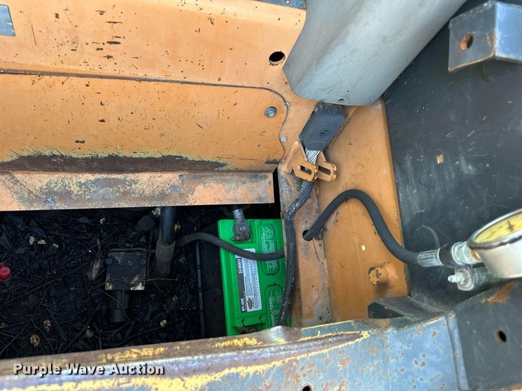 image for item EJ7213 2006 Case 450 skid steer loader