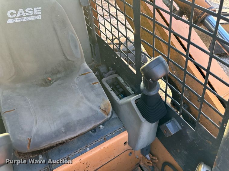 image for item EJ7213 2006 Case 450 skid steer loader