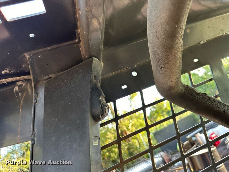 image for item EJ7213 2006 Case 450 skid steer loader