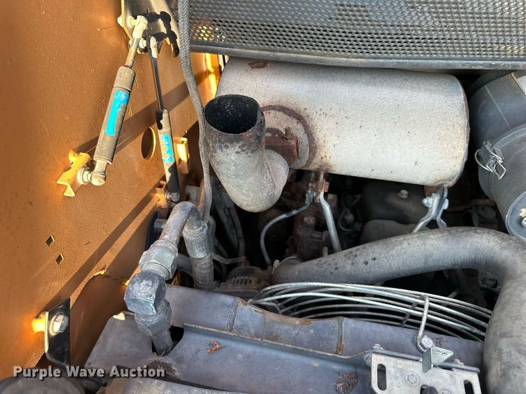 image for item EJ7213 2006 Case 450 skid steer loader