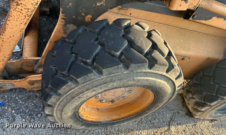 image for item EJ7213 2006 Case 450 skid steer loader