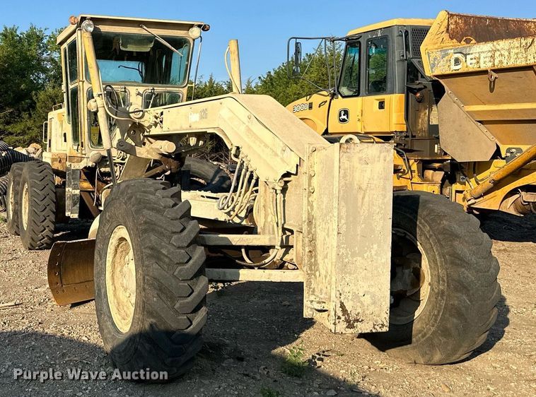 image for item EJ7214 1990 Caterpillar 12G rigid frame motor grader