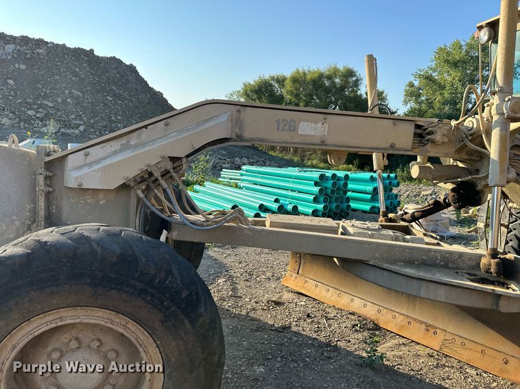 image for item EJ7214 1990 Caterpillar 12G rigid frame motor grader