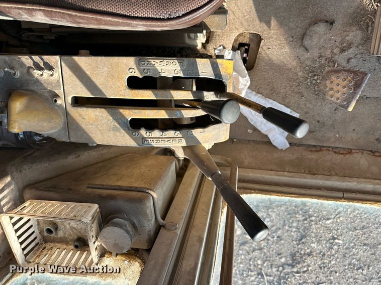 image for item EJ7214 1990 Caterpillar 12G rigid frame motor grader