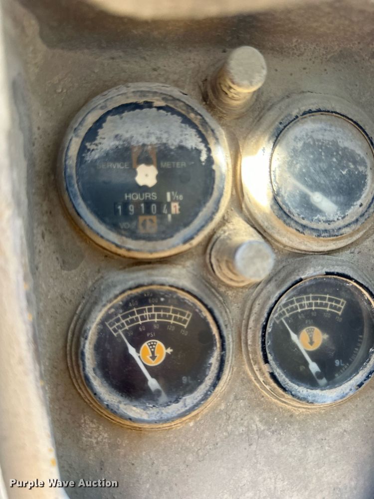 image for item EJ7214 1990 Caterpillar 12G rigid frame motor grader