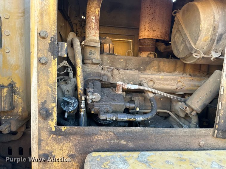 image for item EJ7214 1990 Caterpillar 12G rigid frame motor grader
