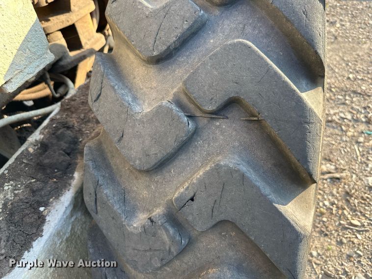 image for item EJ7214 1990 Caterpillar 12G rigid frame motor grader