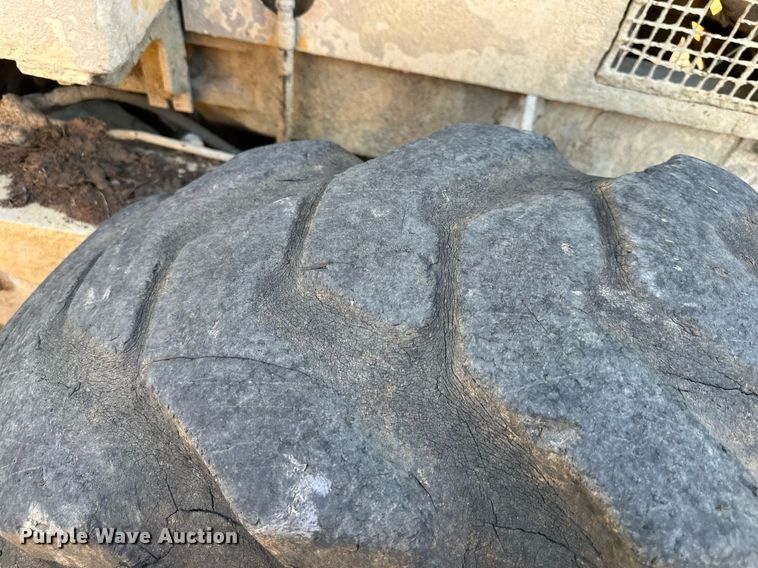 image for item EJ7214 1990 Caterpillar 12G rigid frame motor grader