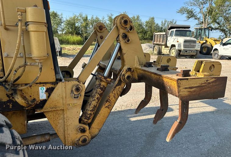 image for item EJ7215 1995 Caterpillar 12H motor grader