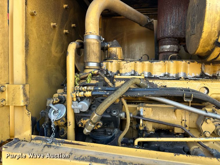 image for item EJ7215 1995 Caterpillar 12H motor grader