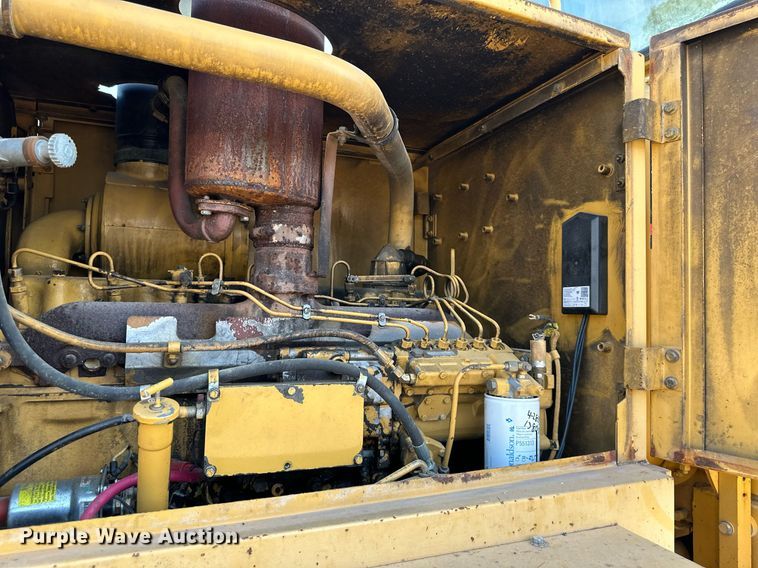 image for item EJ7215 1995 Caterpillar 12H motor grader