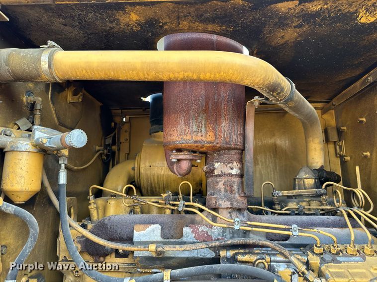 image for item EJ7215 1995 Caterpillar 12H motor grader