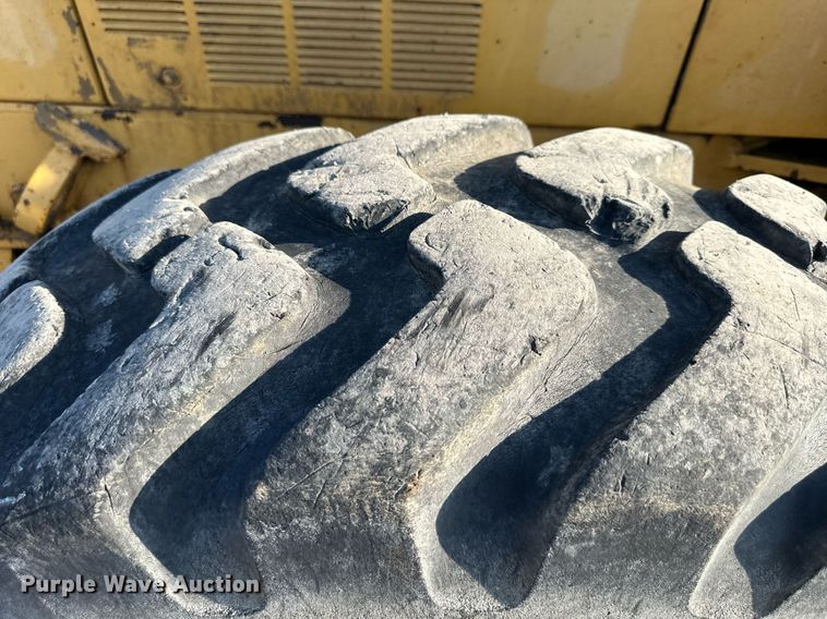 image for item EJ7215 1995 Caterpillar 12H motor grader