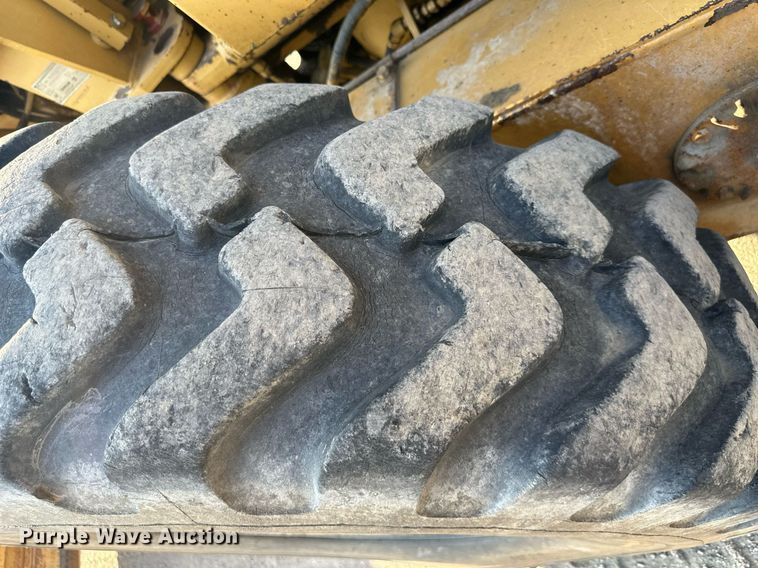 image for item EJ7215 1995 Caterpillar 12H motor grader