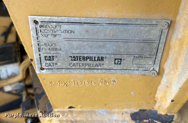 image for item EJ7215 1995 Caterpillar 12H motor grader