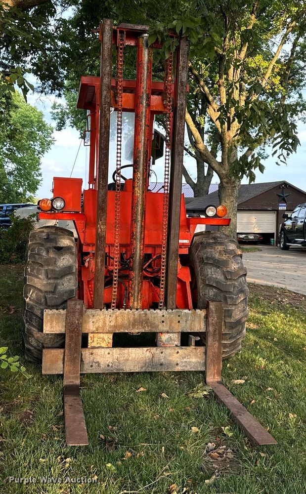 image for item EJ7217 1982 Case  586D forklift