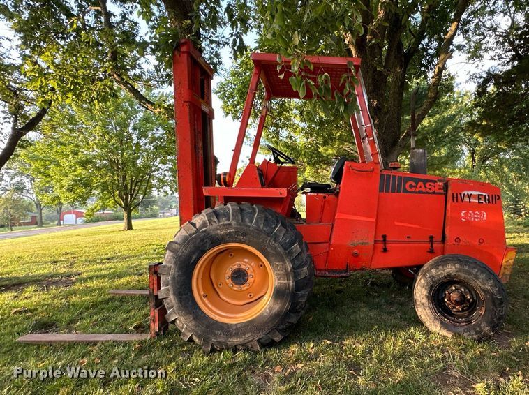 image for item EJ7217 1982 Case  586D forklift
