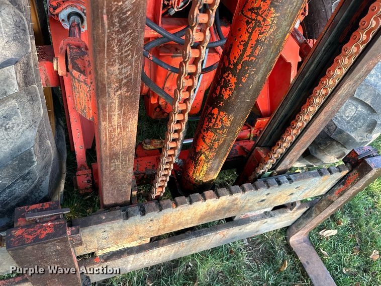 image for item EJ7217 1982 Case  586D forklift