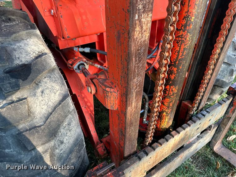 image for item EJ7217 1982 Case  586D forklift