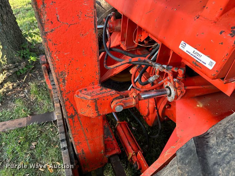 image for item EJ7217 1982 Case  586D forklift