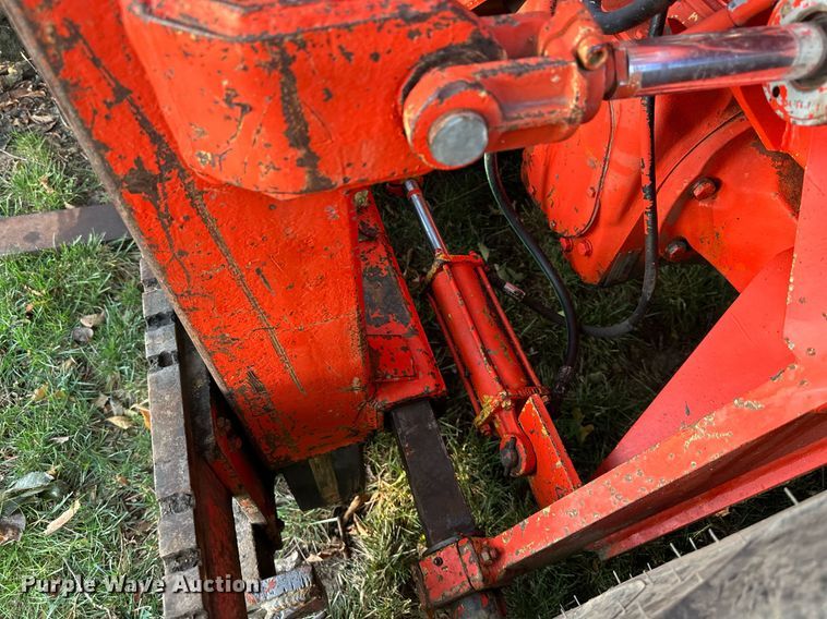 image for item EJ7217 1982 Case  586D forklift