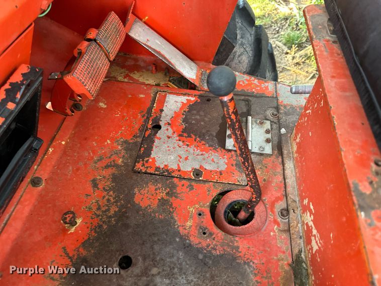 image for item EJ7217 1982 Case  586D forklift