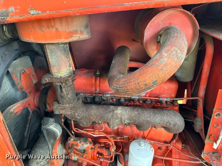 image for item EJ7217 1982 Case  586D forklift