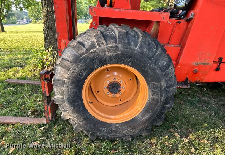 image for item EJ7217 1982 Case  586D forklift