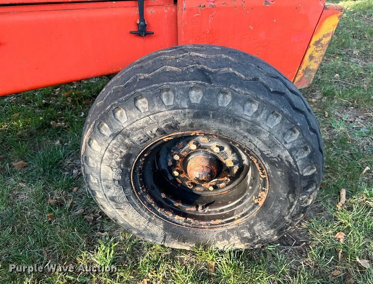 image for item EJ7217 1982 Case  586D forklift