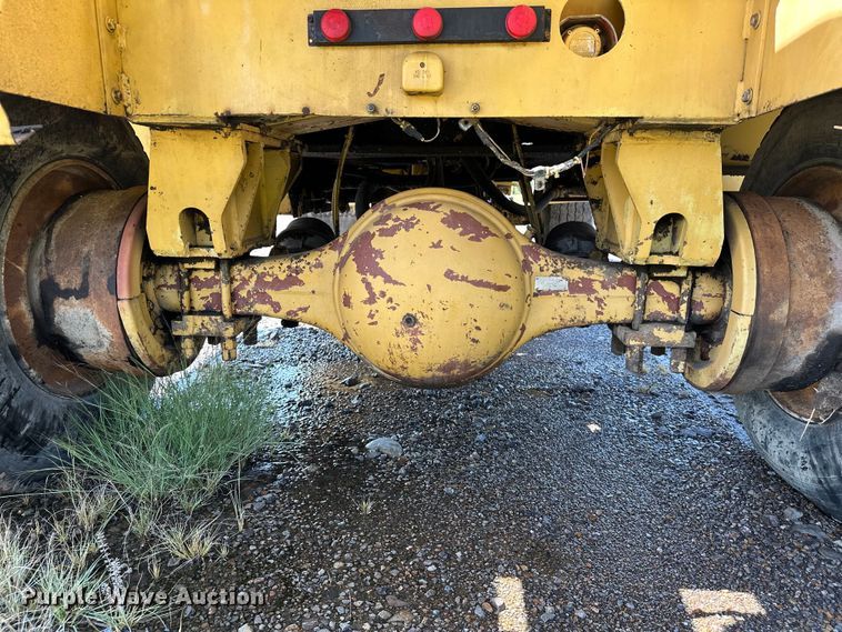 image for item EJ8837 1997 Gradall G3WD wheeled excavator