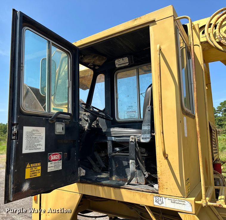 image for item EJ8837 1997 Gradall G3WD wheeled excavator