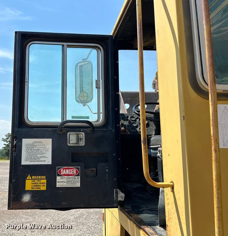 image for item EJ8837 1997 Gradall G3WD wheeled excavator