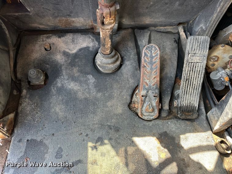 image for item EJ8837 1997 Gradall G3WD wheeled excavator